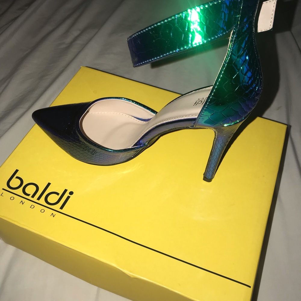 High heels - Picture 3 of 4